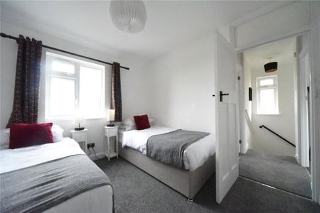 3 bedroom semi-detached house to rent - Photo 5