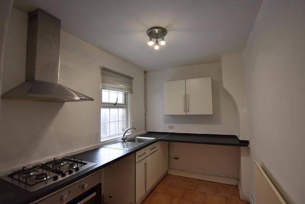 2 bedroom terraced house to rent - Photo 1