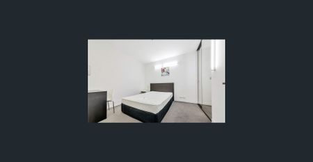 INNER CITY FURNISHED TWO BEDROOM APARTMENT - Photo 3