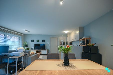 Aantrekkelijk en energiezuinig appartement in hartje Izegem - Photo 5