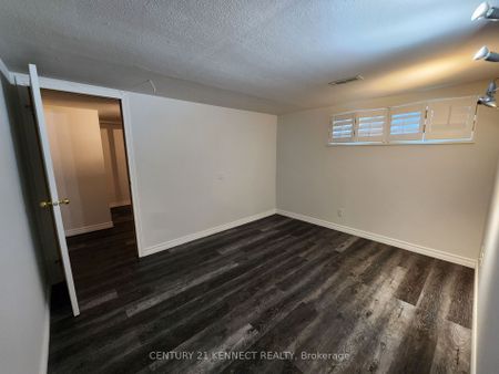 Detached Home For Lease | N8136684 - Photo 5