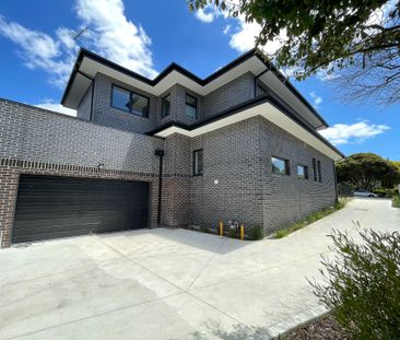 Brand New Townhouse in Prime Mount Waverley Court Location - Photo 2