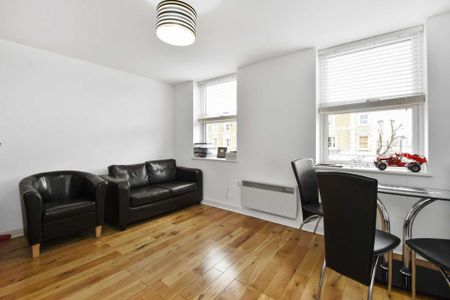 Price £400 pw - Available 27/11/2025 - Furnished - Photo 2