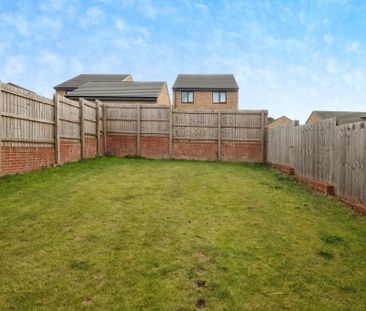 3 bedroom semi-detached house to rent - Photo 3