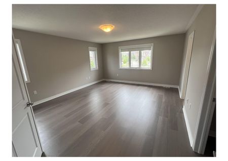 For Lease - 860 Elvidge Trail, Newmarket, Ontario - Photo 4