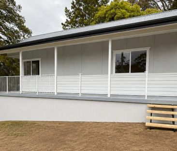 Beautifully Renovated Home in a Convenient Lawson Location - Photo 2