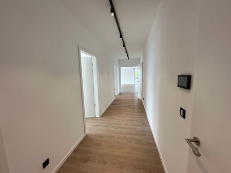 TOP: Neues, hochwertiges Penthouse, exklusive Ausstattung, Traumaussicht, XXL-Balkon & Klimaanlage - Photo 1