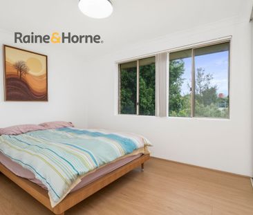 Great Location! - Photo 3