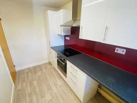 1 bedroom Flat To Let - Photo 5