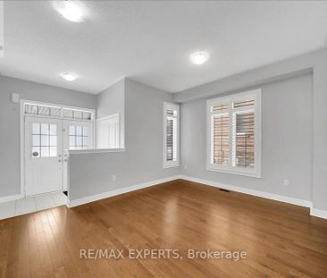 17 FORTIS CRESCENT - Photo 2