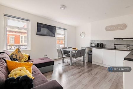 4 bedroom flat to rent - Photo 5