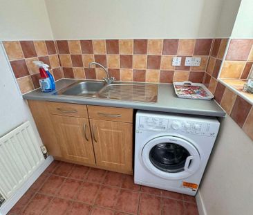 4 bedroom townhouse to rent - Photo 3