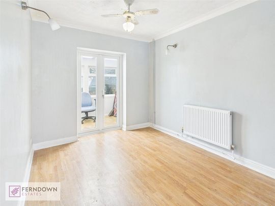 3 bedroom terraced house to rent - Photo 1