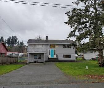 Available for Rent - 4 beds / 2 baths (Campbell River) - Photo 1