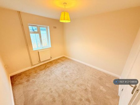 2 bedroom semi-detached house to rent - Photo 2