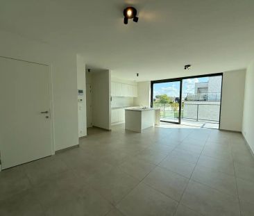 Nieuwbouwappartement met autostandplaats te Izegem - Photo 1