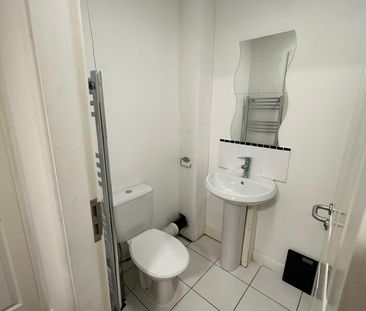 Hearsall Lane Room 8 - Photo 2