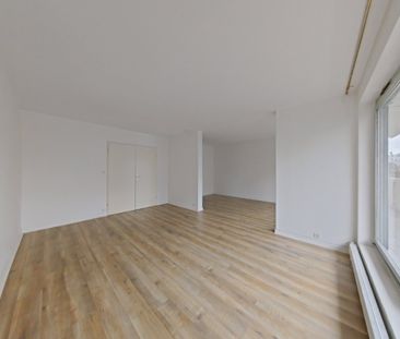 Location Appartement 3 pièces 71m² PARIS 12ème - Photo 2