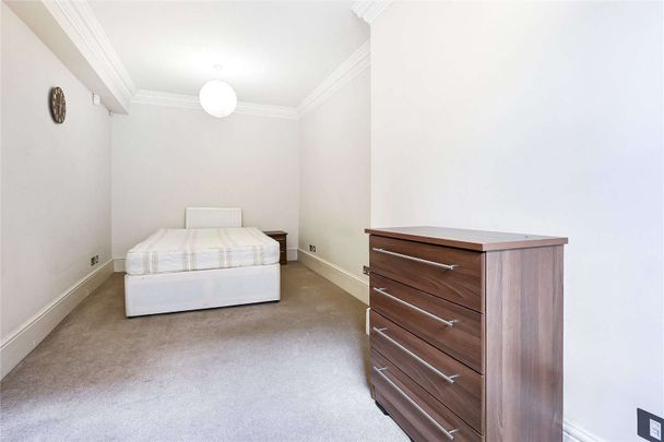 Excellent size 1 bedroom apartment in a central location, close to Oxford Street and Tottenham Court Road - Photo 1