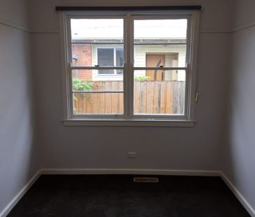 Updated 3 Bedroom Home in a quiet Street - Photo 3