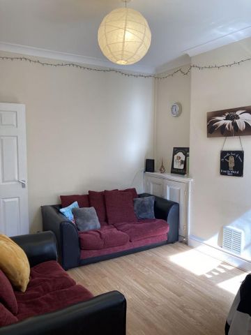 3 bedroom terraced house to rent - Photo 2