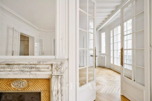 Appartement à louer à Paris 9Ème - Photo 1