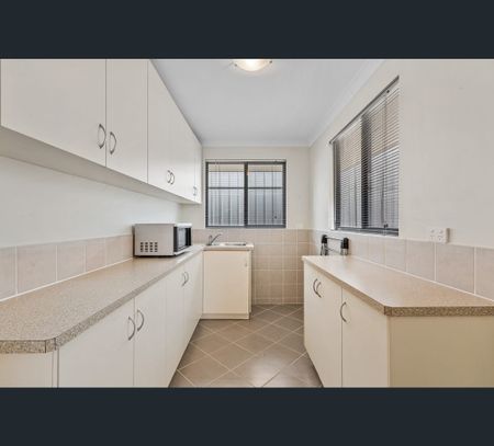 64 Janis Street, Halls Head, WA 6210 - Photo 4