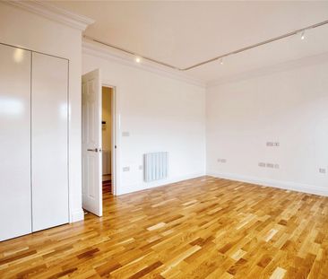 Homerton High Street, London, E9 6AG - Photo 3