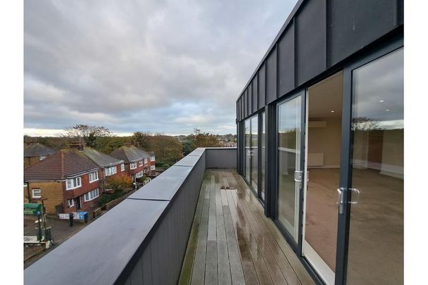 2 bedroom penthouse to rent - Photo 1