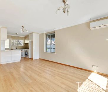 “Stylishly Renovated, Fantastic Convenient Location, Private Yard, ... - Photo 5