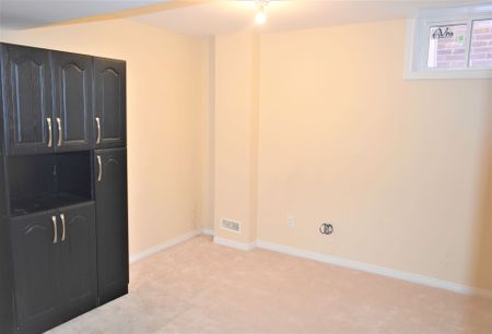 For Lease - 23 Penndutch Circle Unit# Lower, Whitchurch-Stouffville, Ontario - Photo 4