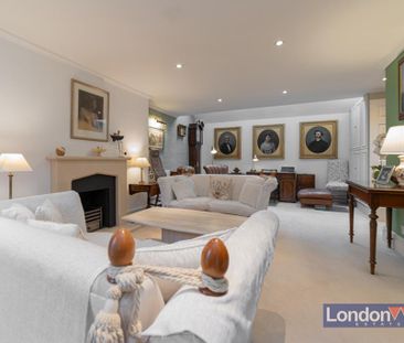 3 bedroom mews to rent - Photo 2