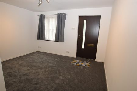 1 bedroom Maisonette to let - Photo 4