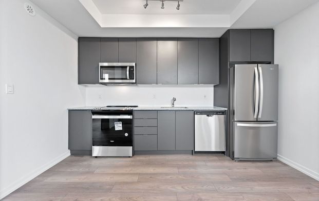 For Lease - 18 Lytham Green Circle Unit# 18, Newmarket, Ontario - Photo 1