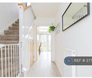 3 bedroom detached house to rent - Photo 5