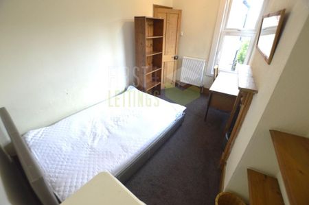 3 bedroom terraced house to rent - Photo 2