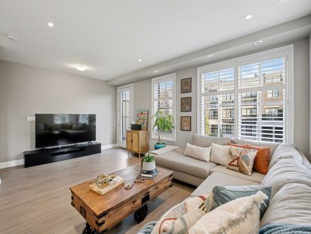 For Lease - 657 Cricklewood Drive Unit# 532, Mississauga, Ontario - Photo 2