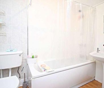 Glenroy Gardens, Chester Le Street, DH2 - Photo 3