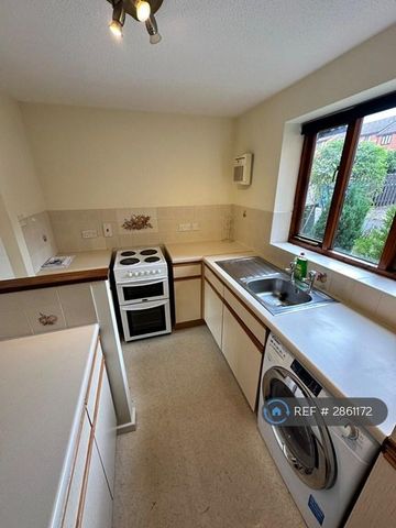 1 bedroom flat to rent - Photo 2