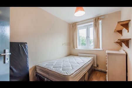 4 Bed Terraced House, Kelsey Close, B7 - Photo 2