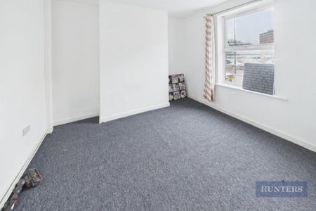 4 bedroom terraced house to rent - Photo 2