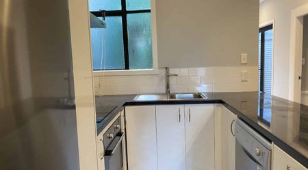 Modern two-bedroom apartment on Willis Street - Photo 4