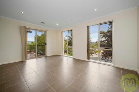 Family Home in Peaceful Location with Mountain Views - Photo 2