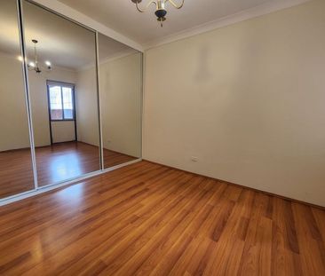Spacious 3-Bedroom Flat - Photo 3