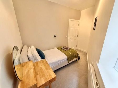 3 bedroom apartment to rent - Photo 3