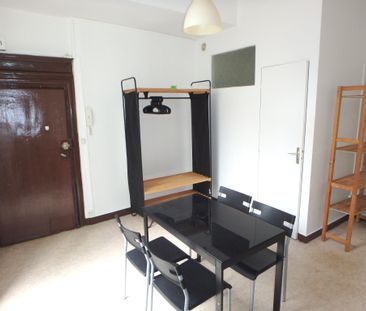 Location Appartement 1 pièce 17m² - Photo 2