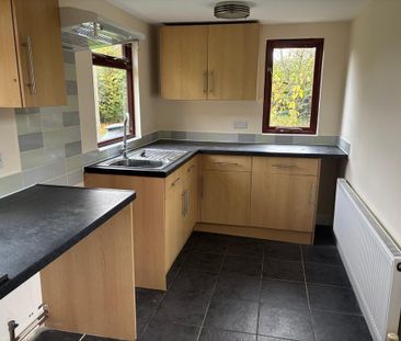 2 bedroom semi-detached bungalow to rent - Photo 5