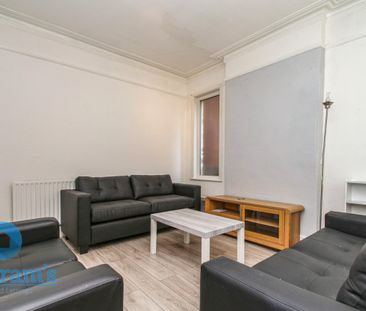 6 bed Mid Terraced House for Rent - Photo 1