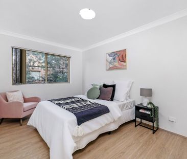 Spacious Two (2) Bed Unit - heart of Beverly Hills - Photo 5