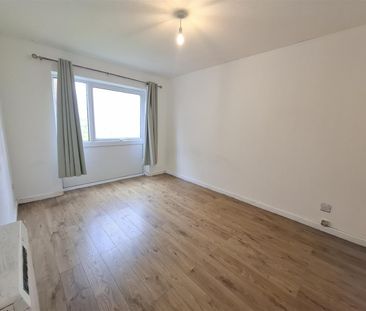 Roydon Court, Hemel Hempstead - Photo 1